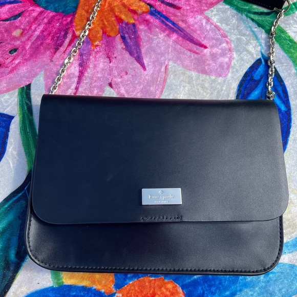 New Kate Spade Black Crossbody Bag with Flap Closure - Picture 1 of 4
